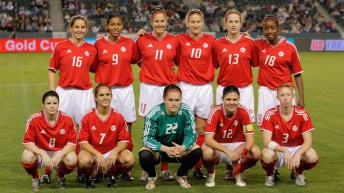 A team photo of the Canadian women's team in 2006.