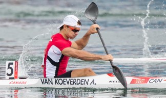 Adam van Koeverden kayaking