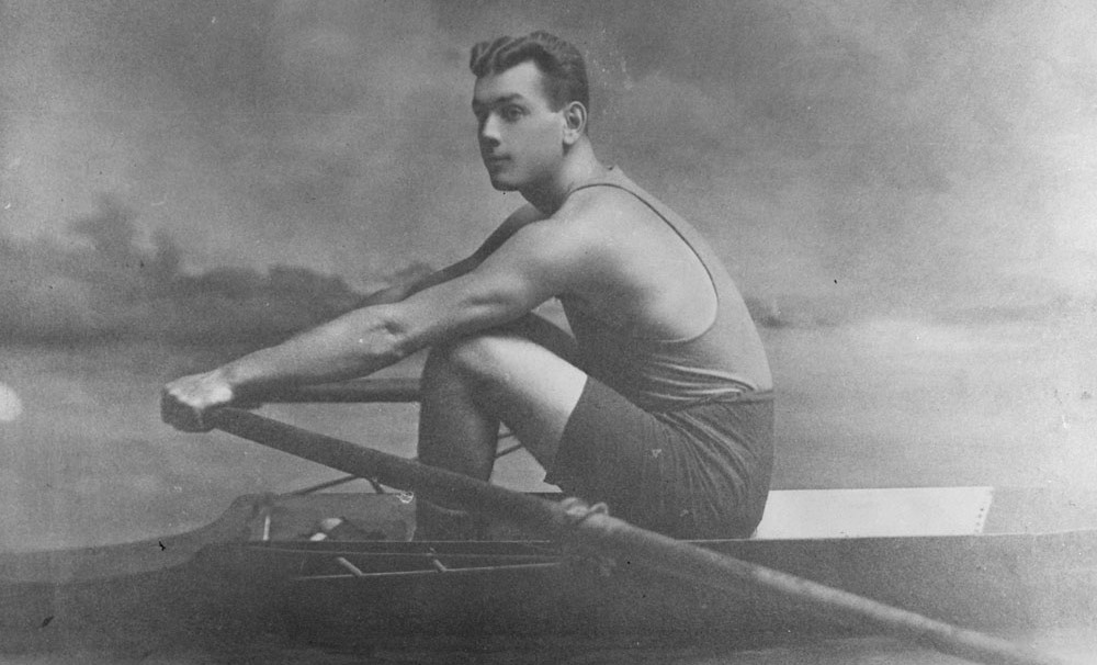 Lou Scholes rowing