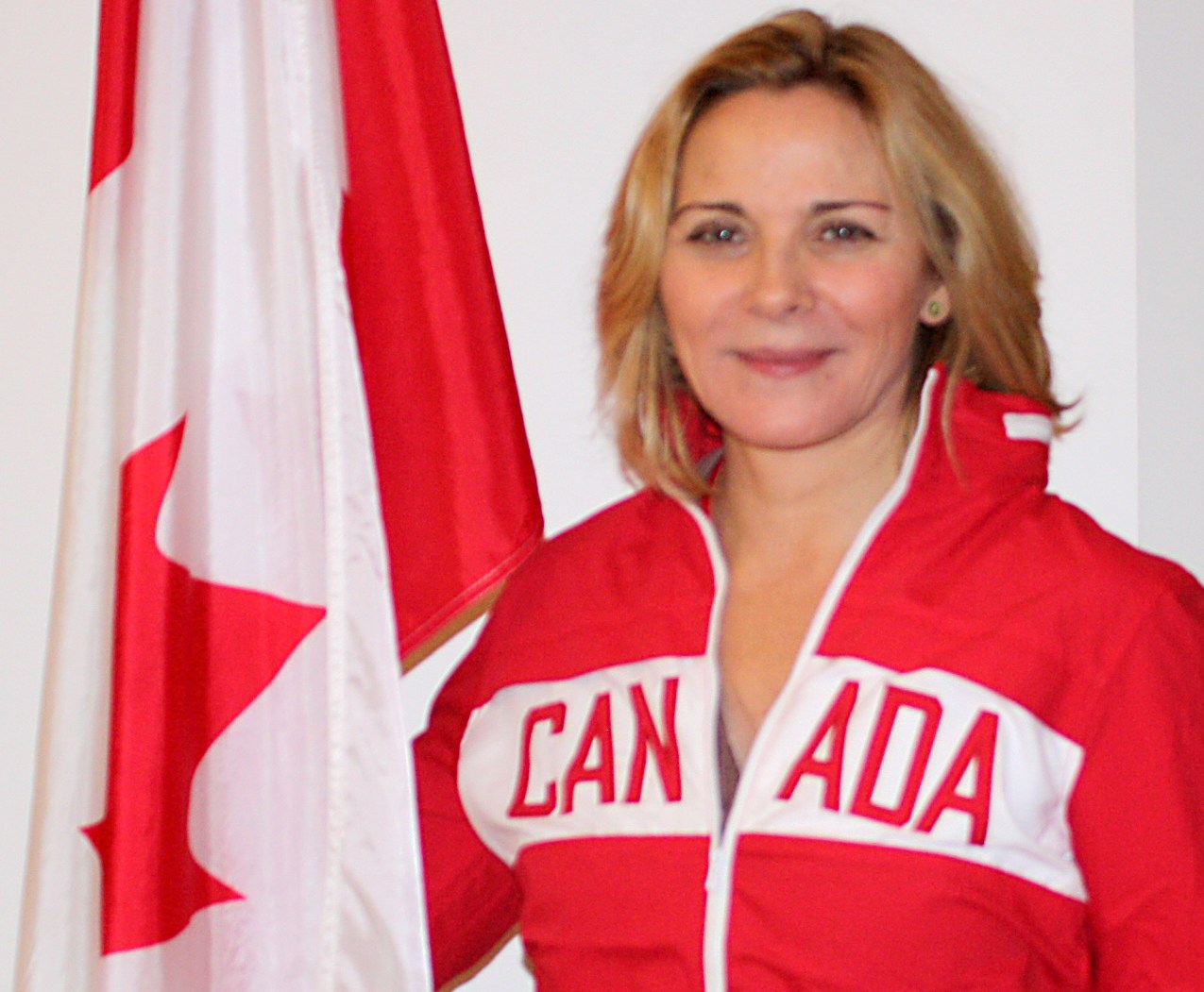 Kim Cattrall makes surprise visit to Canada Olympic House - Team Canada