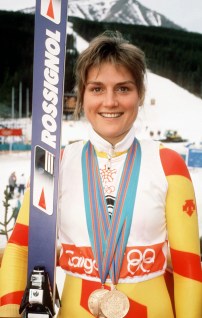 Karen Percy poses with her bronze medals at Calgary 1988