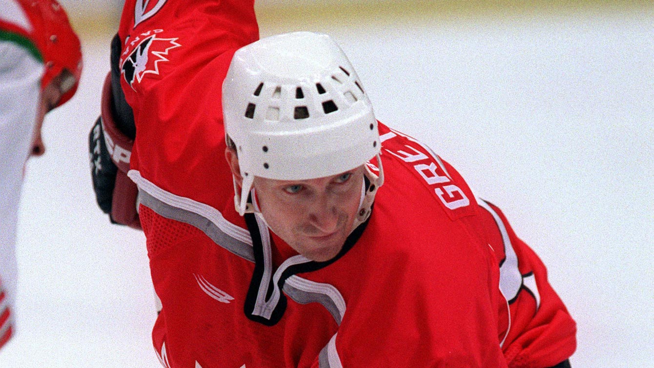Sport Shorts: Gretzky and Gate Receive Order of Canada - Team