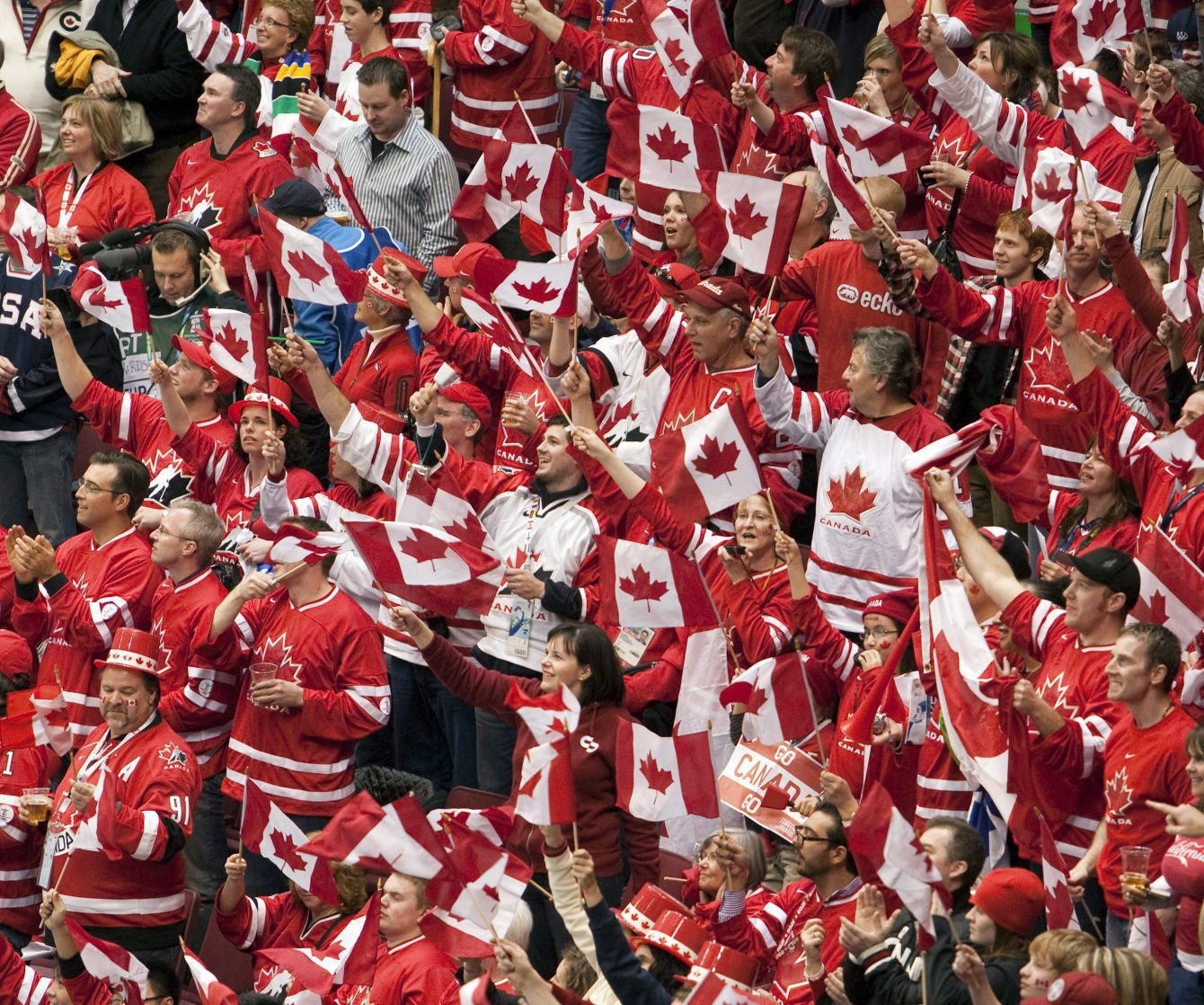 Spreading Valentine's Day love to Team Canada fans - Team Canada - Official  Olympic Team Website