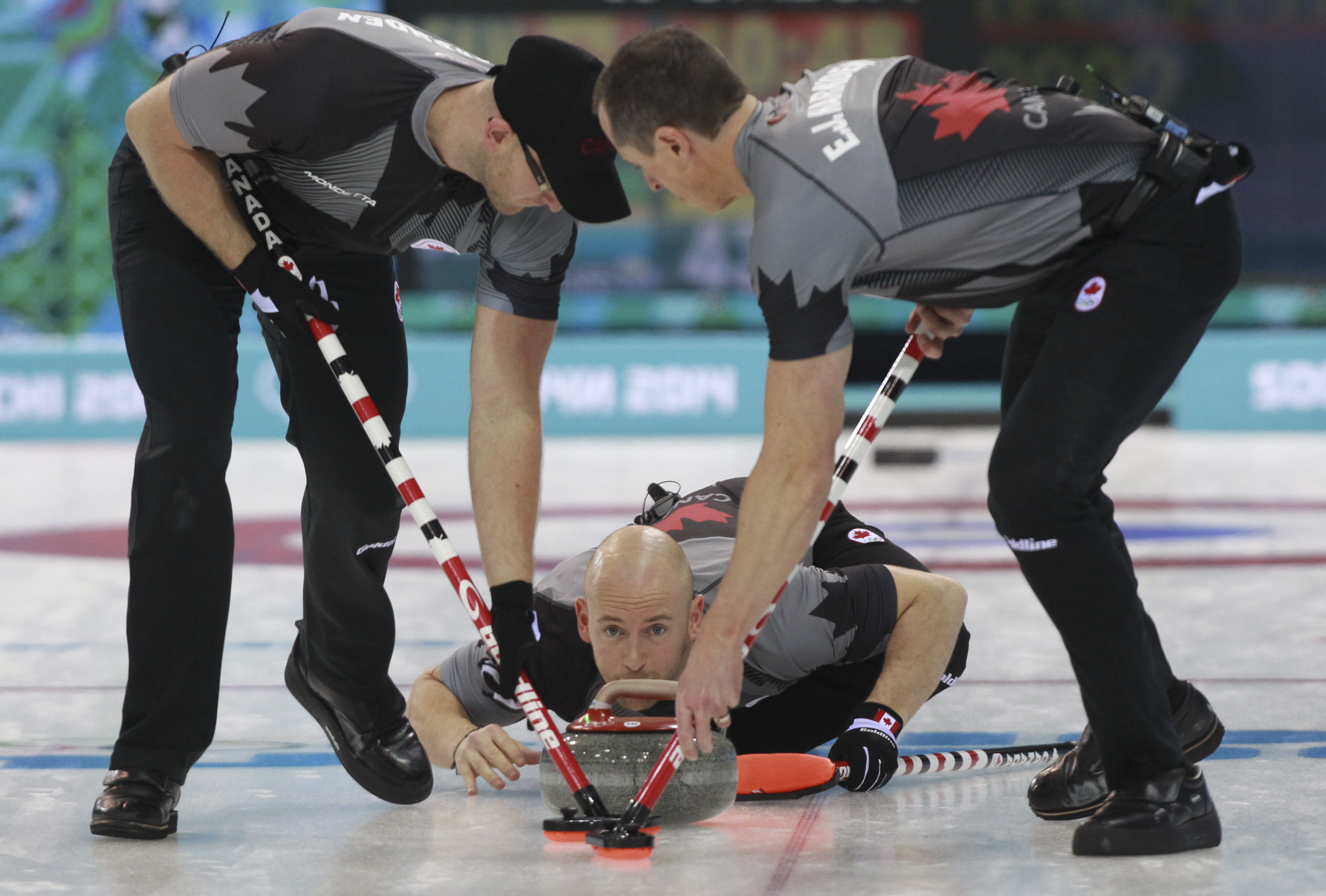Brad Jacobs thumps Great Britain for Canada's third straight curling