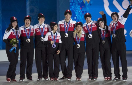 Figure Skating Team Event Team Canada posing for a picture with their medals