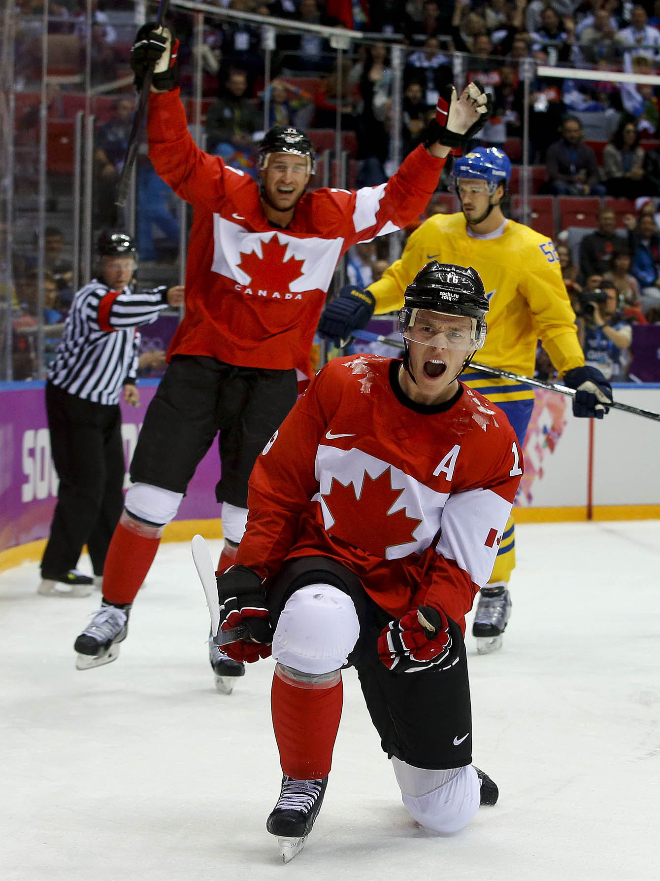 Сочи игра хоккей. Сидни Кросби ОИ 2014. Jonathan Toews Team Canada. Ice Hockey League хоккей.