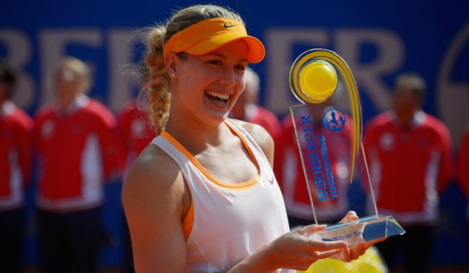 Eugenie Bouchard with the 2014 Nürnberger Versicherungscup trophy after her first WTA title.