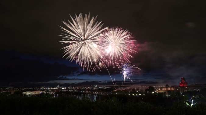 CanDay9 Canada Day celebrations ended with evening musical performances and spectacular fireworks from Nepean Point, overlooking Ottawa River.