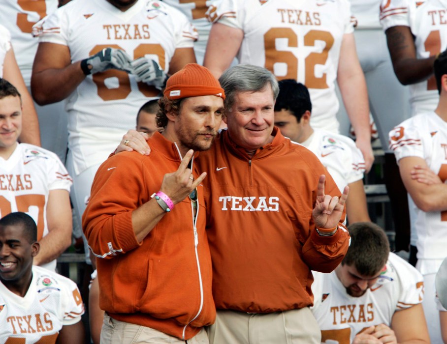 McConaughey poses with Longhorns coach Mack Brown during a photo session at the 2006 Rose Bowl. Photo: CP