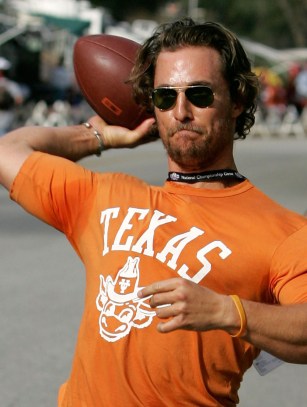 McConaughey plays some catch before a Longhorn game. Photo: CP