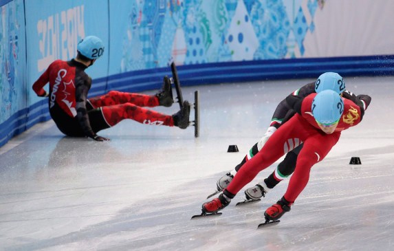 François Hamelin falls, ending Canada's hope for a medal in the relay.