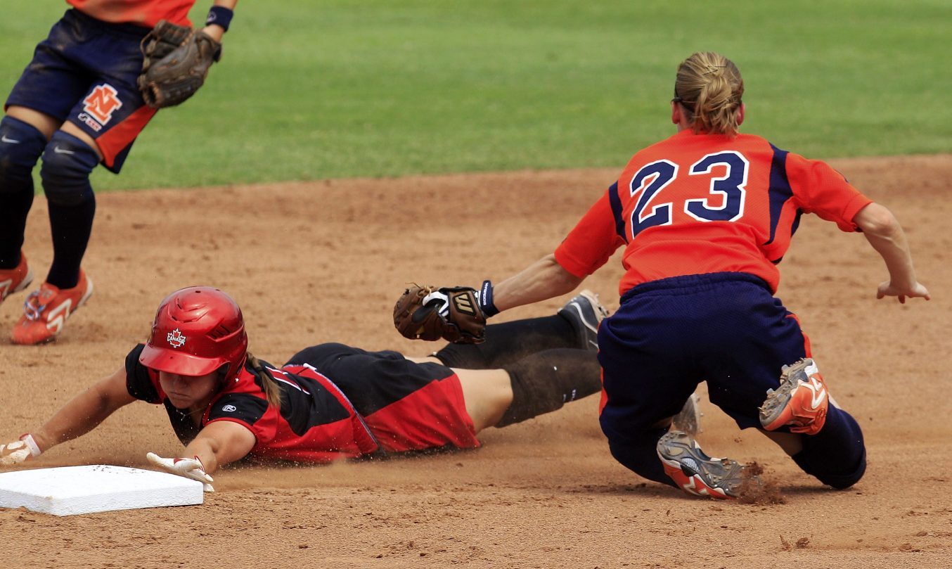What are the differences between baseball and softball? Team Canada