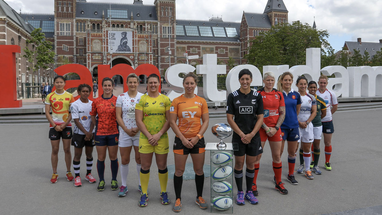 Jen Kish (in red on the right) lines up with other captains at Amsterdam Sevens (Photo: World Rugby). 