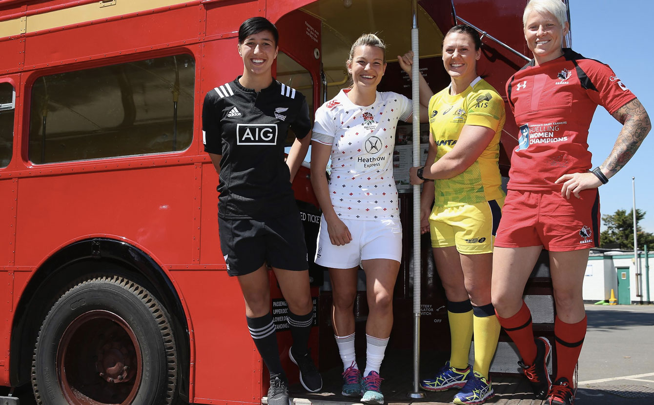 Canadian captain Jen Kish (right) with captains of (L-R) New Zealand, England and Australia at 2015 London Sevens event shoot (Photo: Andrew Redington/Getty Images for RFU)