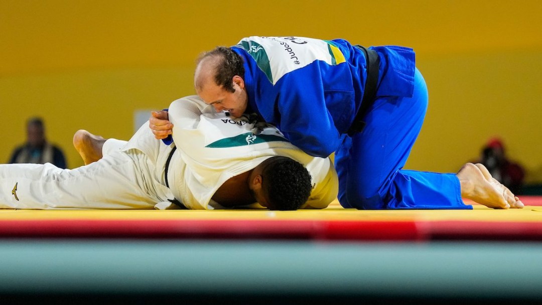 Marc Deschênes pins his opponent to the mat