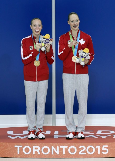 Karine Thomas and Jacqueline Simoneau win the Gold Medal in Synchronized Swimming Duet