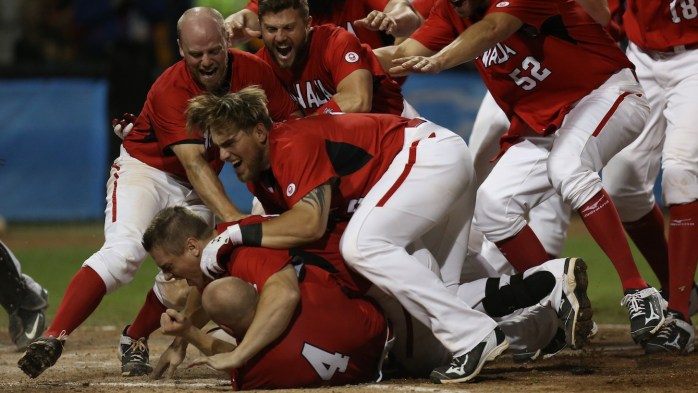 Canada wins gold in Men's Baseball