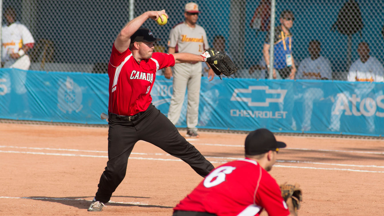 Andy Skelton delivers a pitch against Venezuela. (Photo: Jeff Tse)