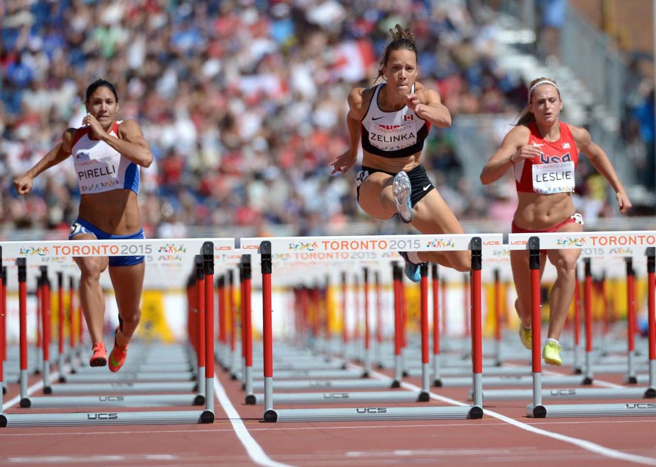 Jessica Zelinka competing