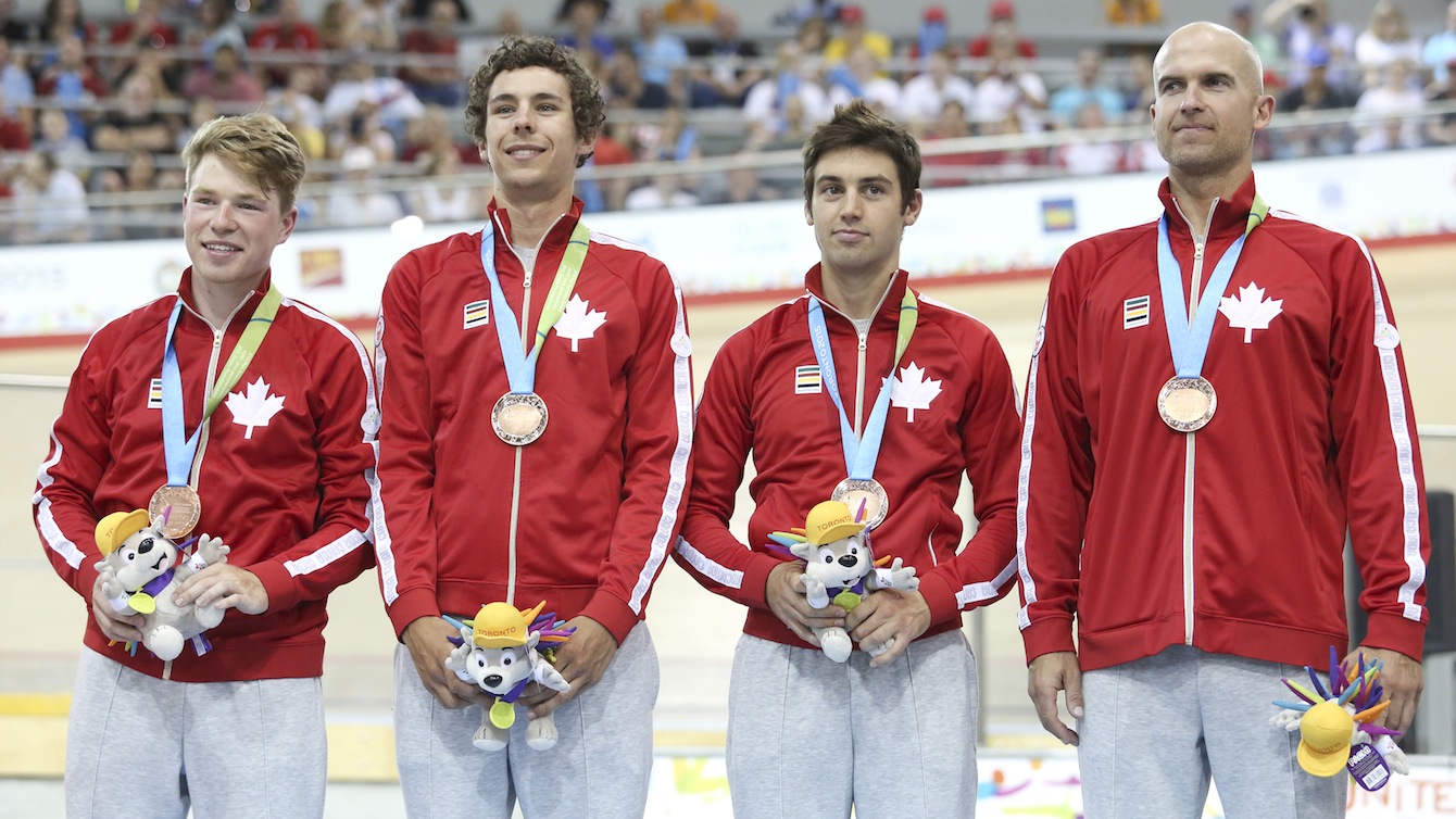 Canada's Men's pursuit team receive their bronze medals.