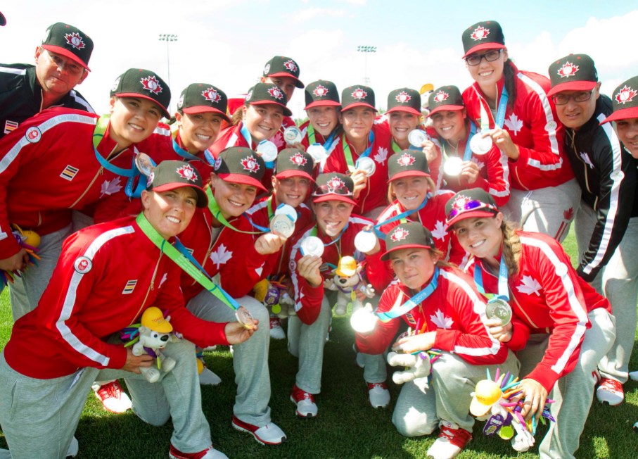 BBO Pan Am 20150726 Team Canada poses poses with their silver medals