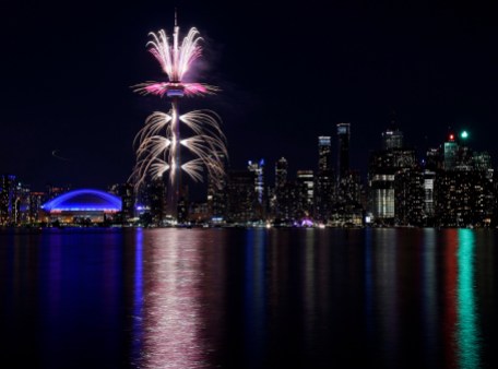 Pan Am Closing Ceremony 20150726 Fireworks light up the downtown Toronto city skyline during the closing ceremony for the Pan American Games