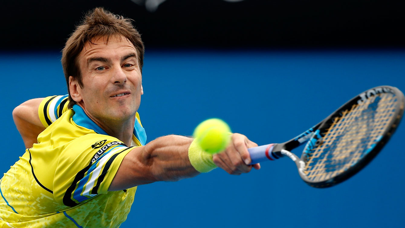 Tommy Robredo against Milos Raonic at the Australian Open on January 21, 2016.