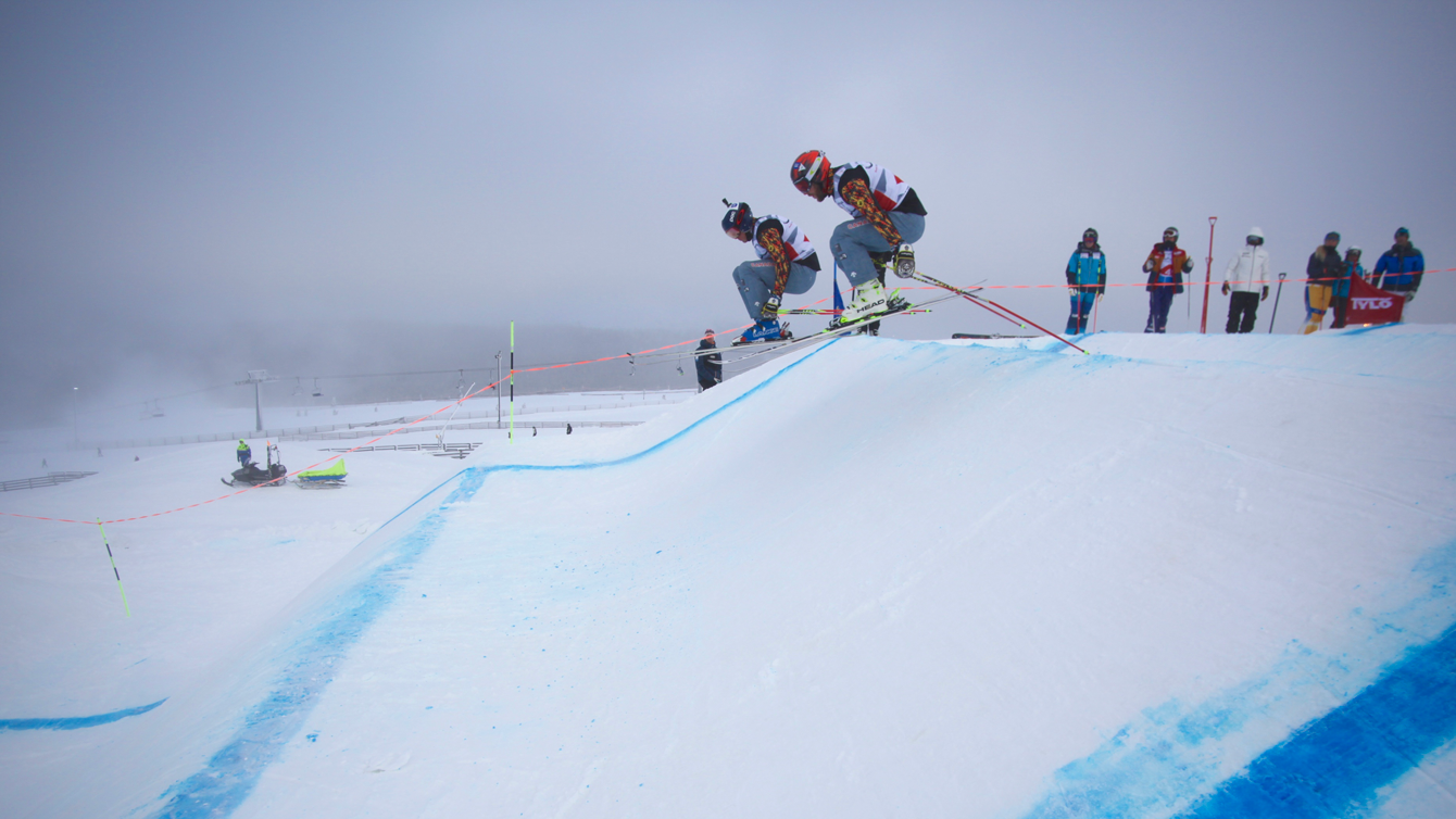 Canadians training at Idre Fjall, Sweden (Photo: Bucholz/FIS Freestyle). 
