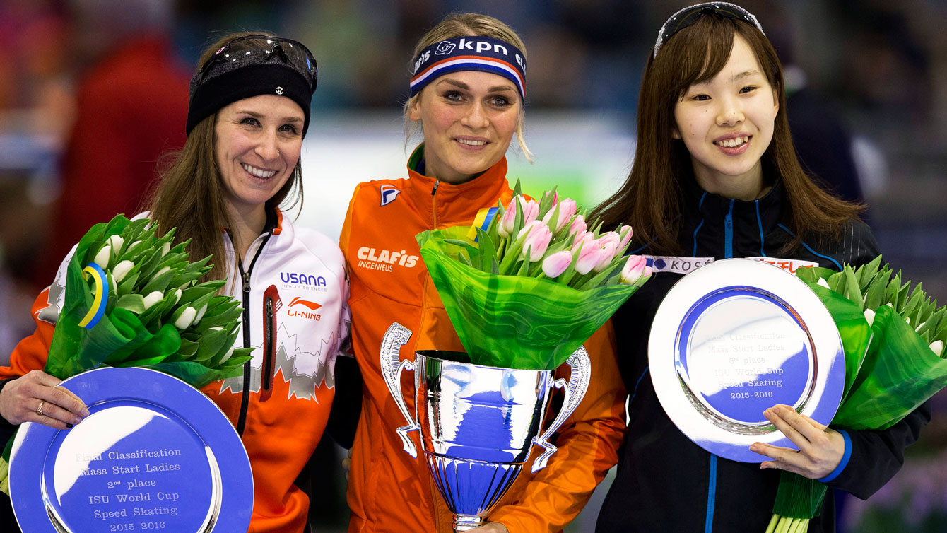Ivanie Blondin (left) with the overall World Cup mass start second place award for the 2015/16 season, received in Heerenveen, Netherlands on March 13, 2016.