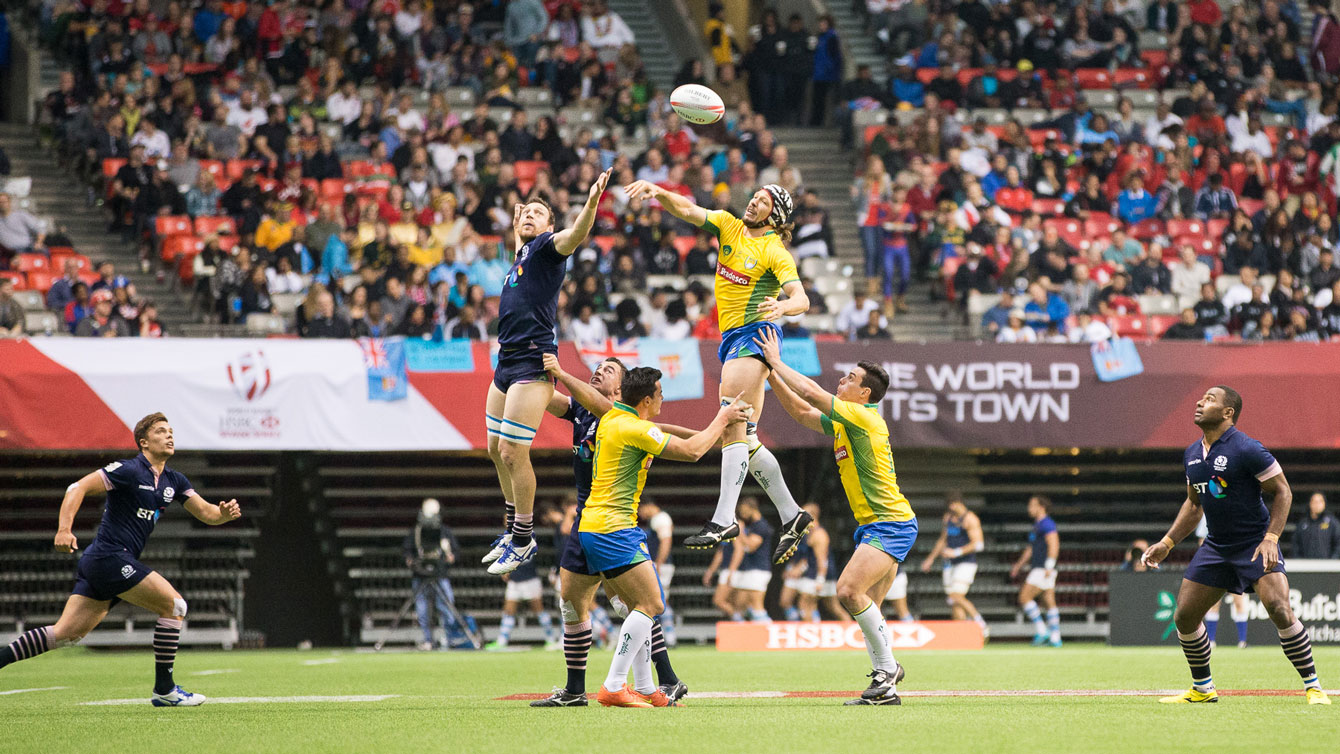 Scotland and Brazil fight to win a line-out in their pool match on day one, which Scotland went on to win 33-0 (Photo: Derek Stevens via Rugby Canada).