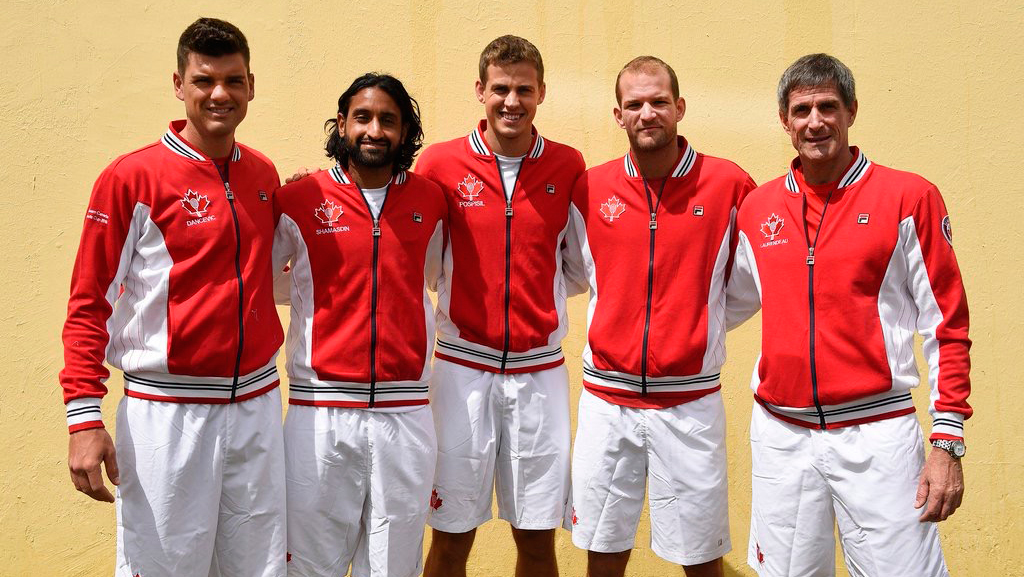 Team Canada captain Martin Laurendeau (right) with Frank Dancevic, Adil Shamasdin, Vasek Pospisil and Philip Bester (Photo: Tennis Canada)