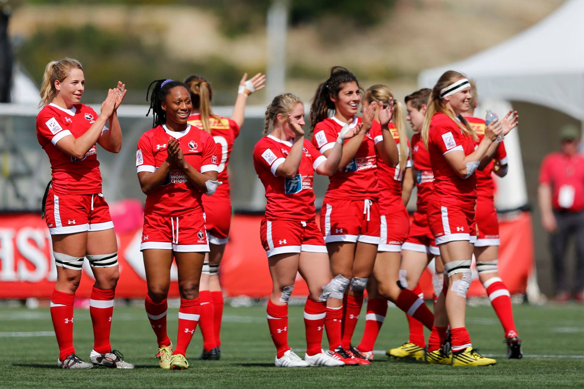 The Canadian women's rugby sevens squad thank the crowd following their last match at Canada 7s in Langford, BC (Photo: World Rugby).