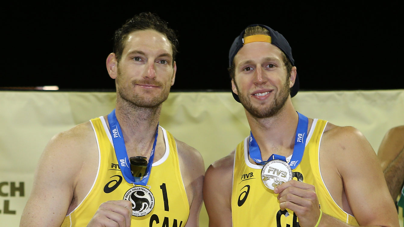 Josh Binstock (left) and Sam Schachter with their silver medal at the Cincinnati Open on May 21, 2016 (Photo: FIVB). 