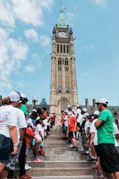 Fans line up the stairs on Parliament Hill awaiting the arrival of Team Canada's flag bearer on July 21, 2016. (Thomas Skrlj/COC)