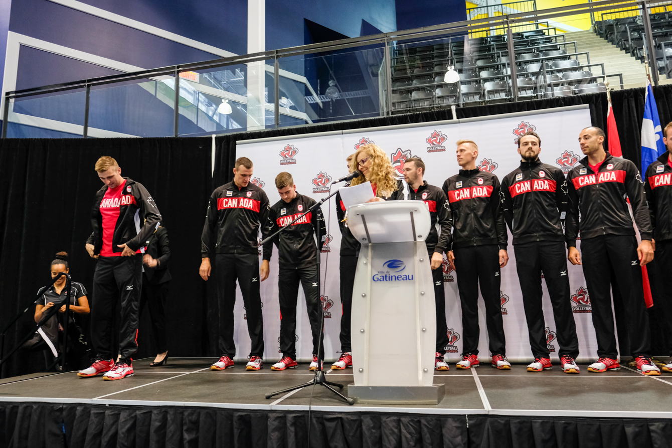 Rudy Verhoeff receiving his Rio 2016 team jacket on July 22, 2016. (Thomas Skrlj/COC)