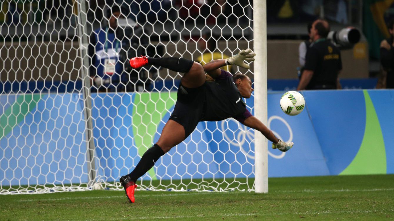 Brazil goalkeeper Barbara makes a save on a penalty shootout kick by Australia's Alanna Kennedy during a quarter final match of the women's Olympic football tournament between Brazil and Australia at the Mineirao Stadium in Belo Horizonte, Brazil, Saturday, Aug. 13, 2016. Brazil won the match 7-6. (AP Photo/Eugenio Savio)