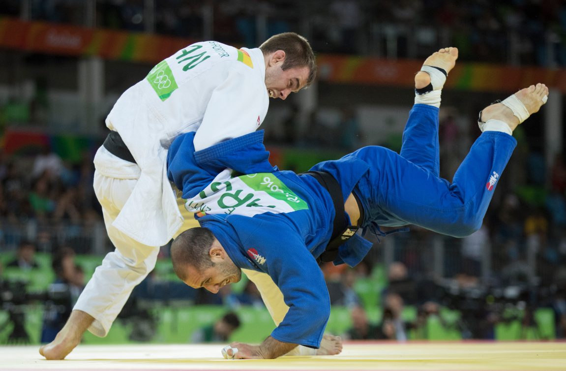 Antoine Valois-Fortier competing in judo