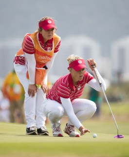 Brooke Henderson competes at Rio 2016