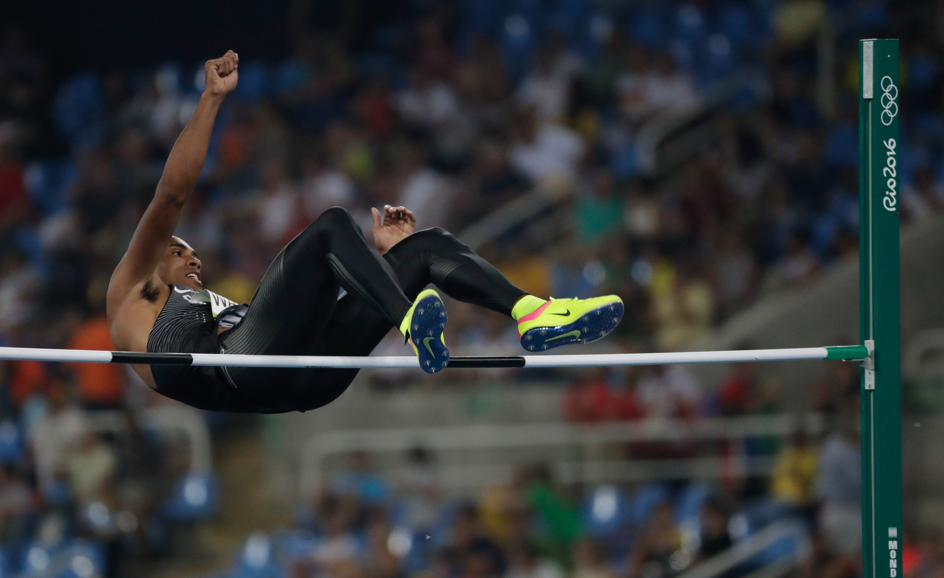 Damian Warner competes in the high jump of the decathlon at Rio 2016 (COC/Jason Ransom)