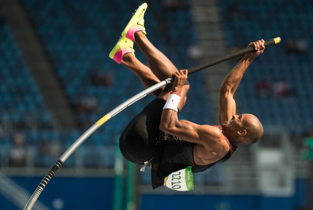 Canada's Damian Warner competes in the pole vault in the men's decathlon at the Olympic games in Rio de Janeiro, Brazil, Thursday August 18, 2016. COC Photo/Mark Blinch