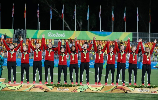 The Rio 2016 Canadian Women's Rugby Sevens bronze medal winners (Photo/ Mark Blinch)