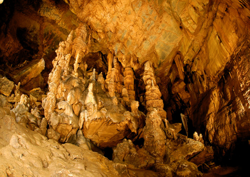 Team Canada - Korea 101 Tourism Baengyong Cave