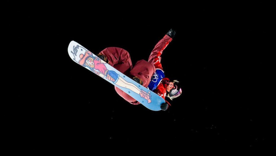 Laurie Blouin competes in snowboard.