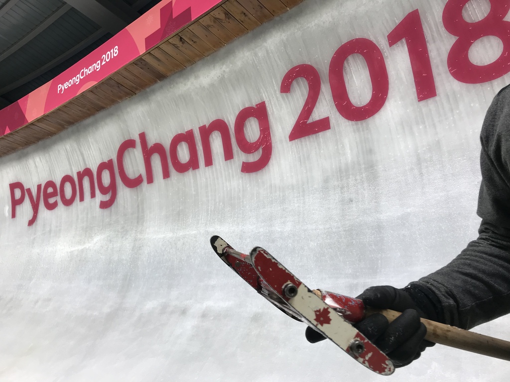 team-canada-ice-scraper-pyeongchang