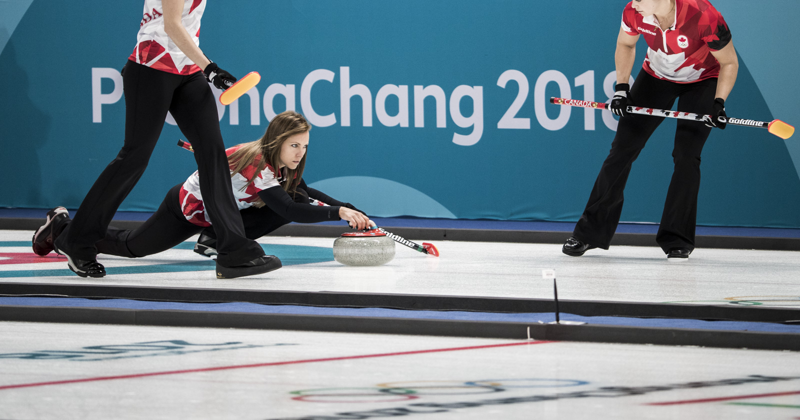 Canada drops third straight game in women's curling - Team Canada -  Official Olympic Team Website