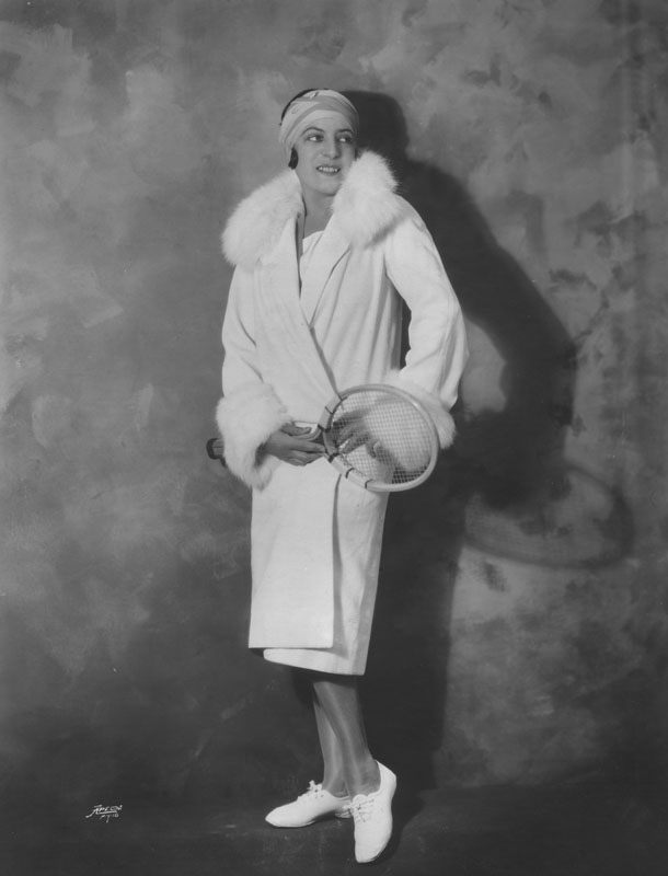 Suzanne Lenglen posing