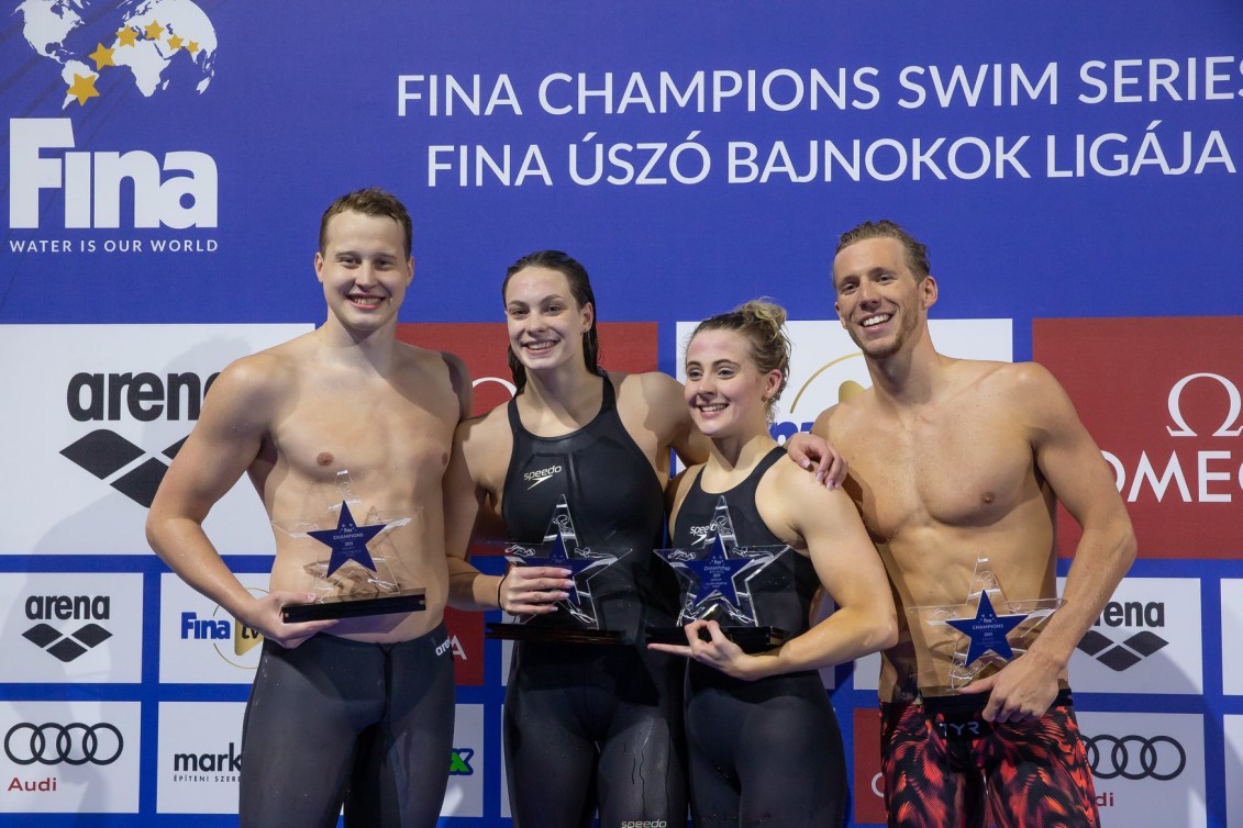Justin Ress, Penny Oleksiak, Siobhan-Marie O'Connor and Jeremy Desplanches: winners of the 4x100m freestyle relay on the Budapest leg of the FINA Champions Swim Series