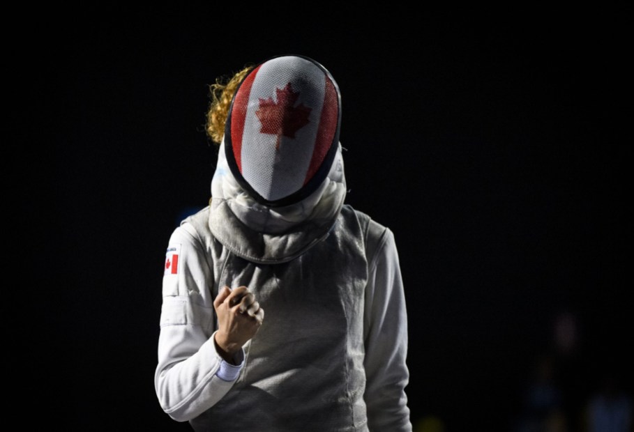 team-canada-eleanor-harvey-2 fencer celebrates a point
