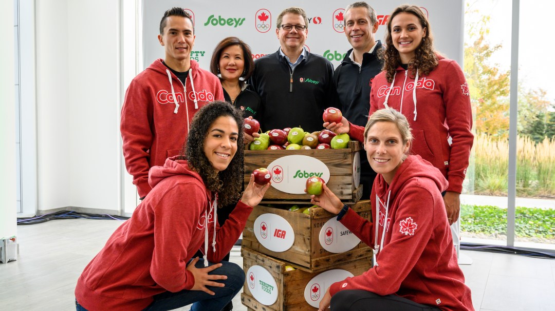 Canadian athletes with Sandra Sanderson, Michael Medline and David Shoemaker