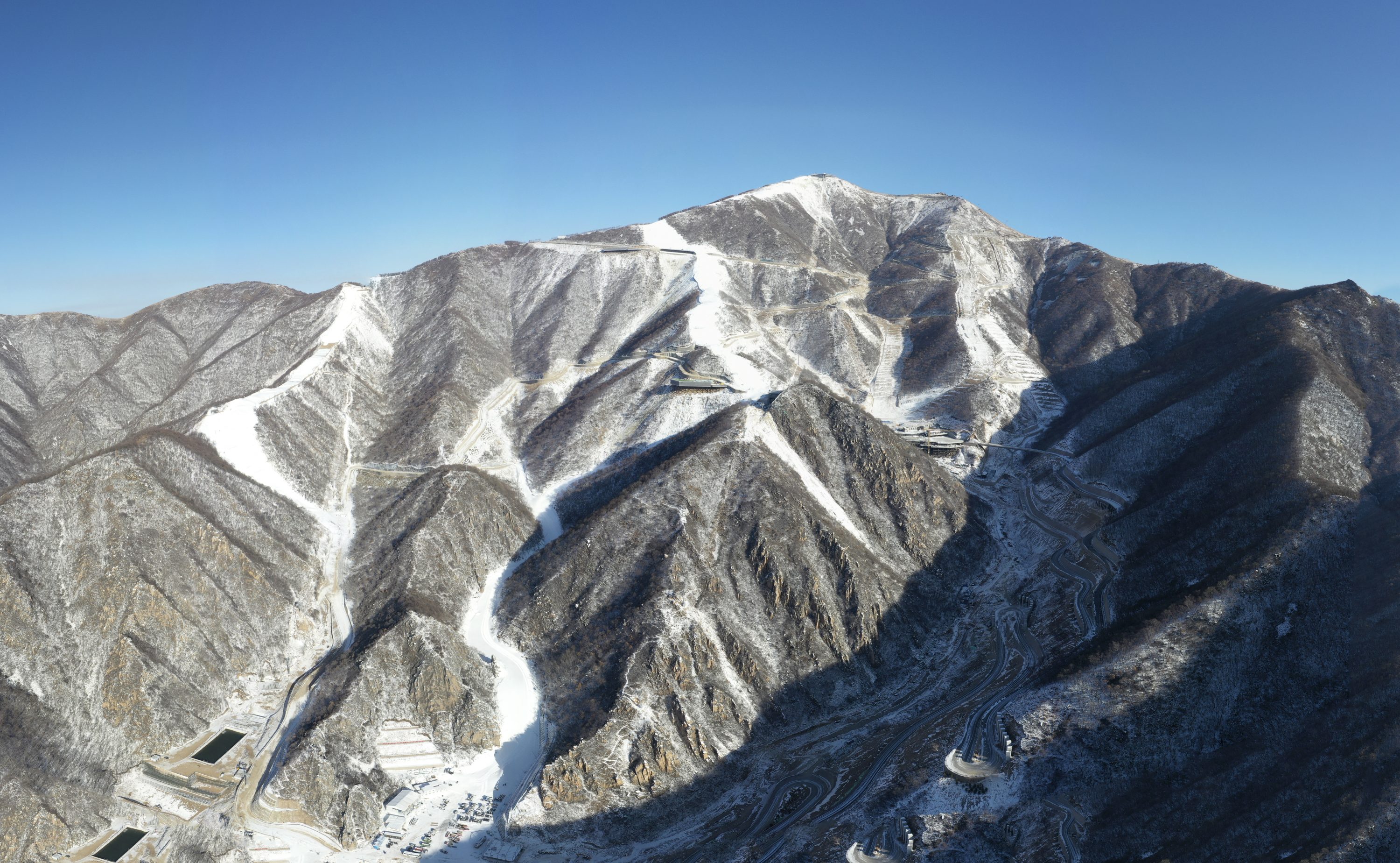 Wide shot of mountains at Yanqing National Alpine Skiing Centre